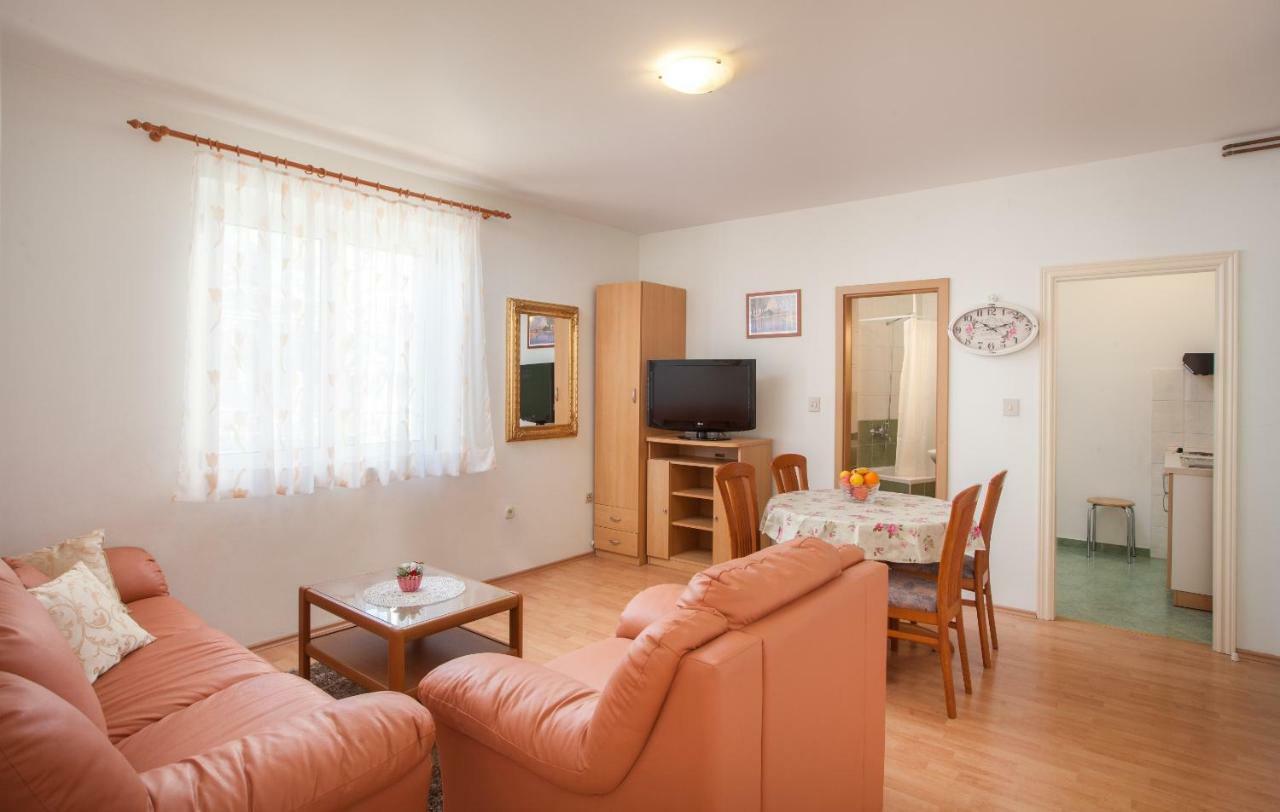 Cvjetni Dvori Apartment