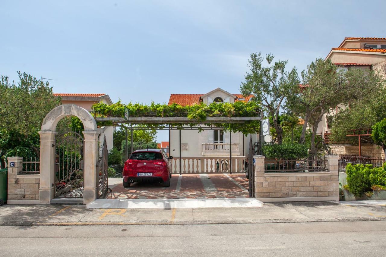 Cvjetni Dvori Makarska