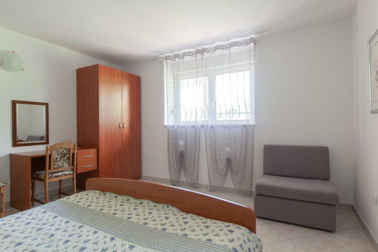 Cvjetni Dvori Apartment Makarska