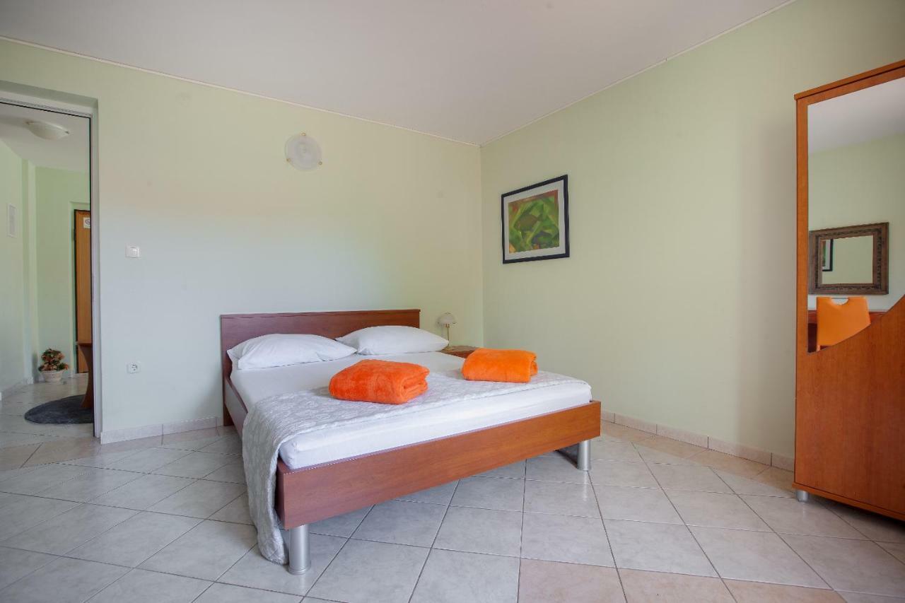 Cvjetni Dvori Apartment Makarska